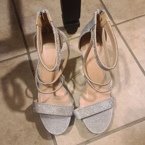 Like new size 10 silver glittery heels